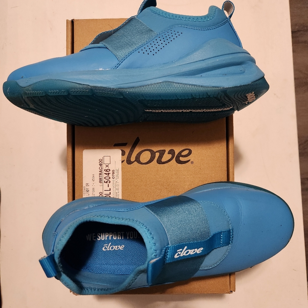 Clove sneaker shoes, size 6, bright blue